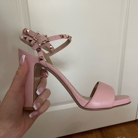VALENTINO PINK ROCKSTUD HEELS - Picture 3 of 5
